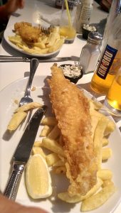 Mittags gibt es mal was vernünftiges - Fish&Chips