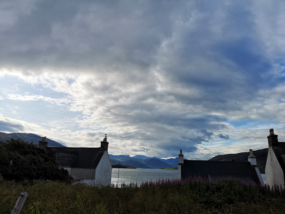 Ullapool und Highlands mit Wolkenband