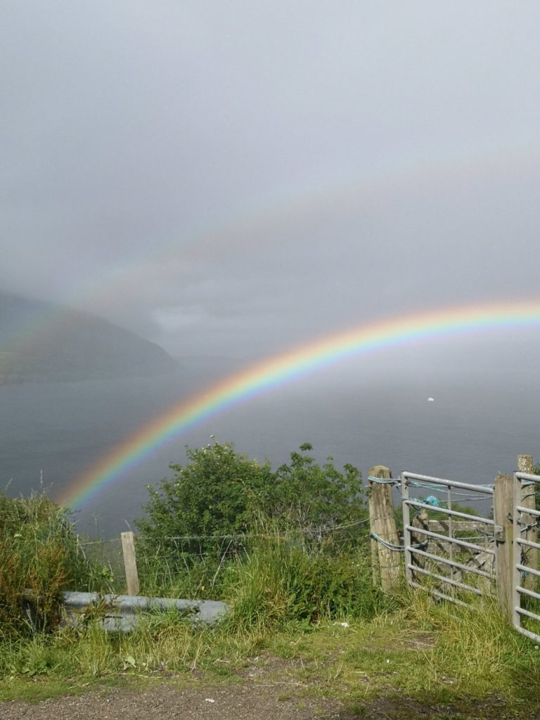 Regenbogen über Loch Ness